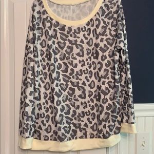 Grey and white leopard print sweatshirt size L